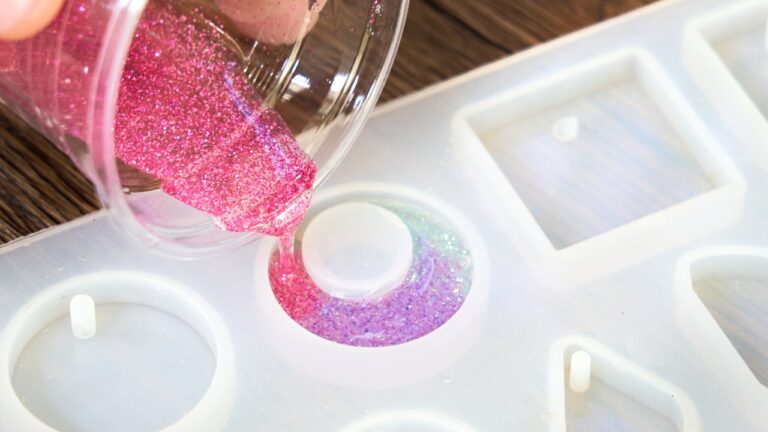 11 Best GLITTERS For Resin Crafts