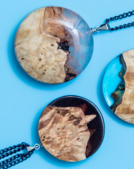best resin ideas to make wood jewelry
