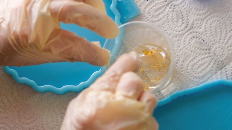 5 Ways To CLEAN RESIN out of MIXING CUPS & Molds