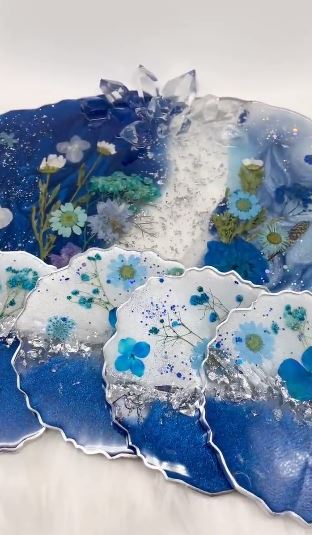 Best Resin Artists: beth's poured creations