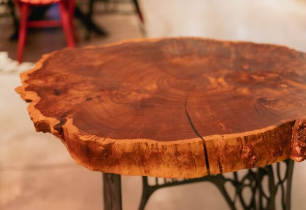 Choosing The Right Resin Type For Your Table