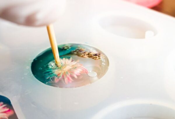 Embedding Objects in Colored Resin